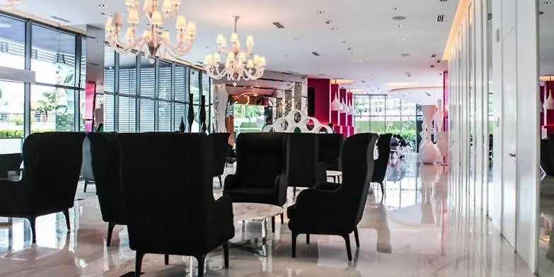 Apartment Azure Urban Residence Resort A9 Near Sm Mall Bicutan W/ Balcony Manila