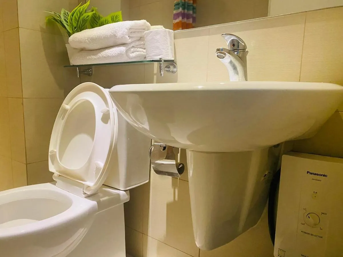 Azure Urban Residence Resort A9 Near Sm Mall Bicutan W/ Balcony Manila Apartment