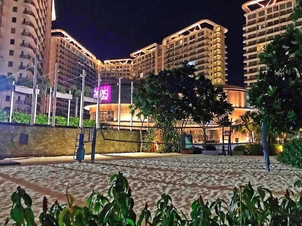 Azure Urban Residence Resort A9 Near Sm Mall Bicutan W/ Balcony Manila Apartment
